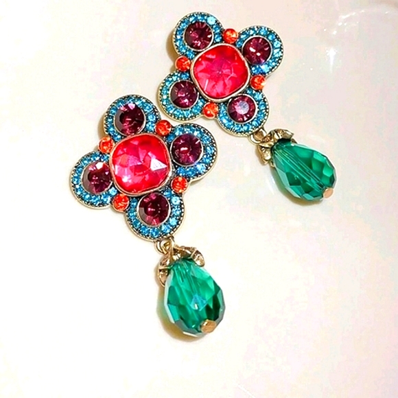 "Praize" Vintage Drop gold plated Earrings - Picture 2 of 3